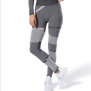 NWT Reebok Nature X grey pattern leggings S